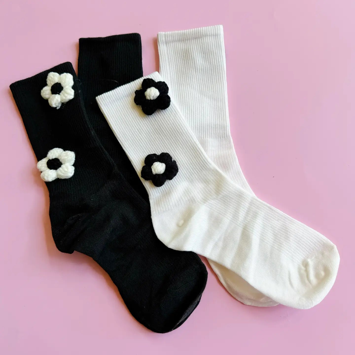 Puffy Daisy Embellished Socks Set of 2